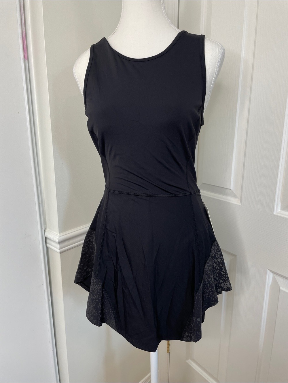 NWT Lululemon Serene Stride Dress Black 6 - Picture 3 of 12